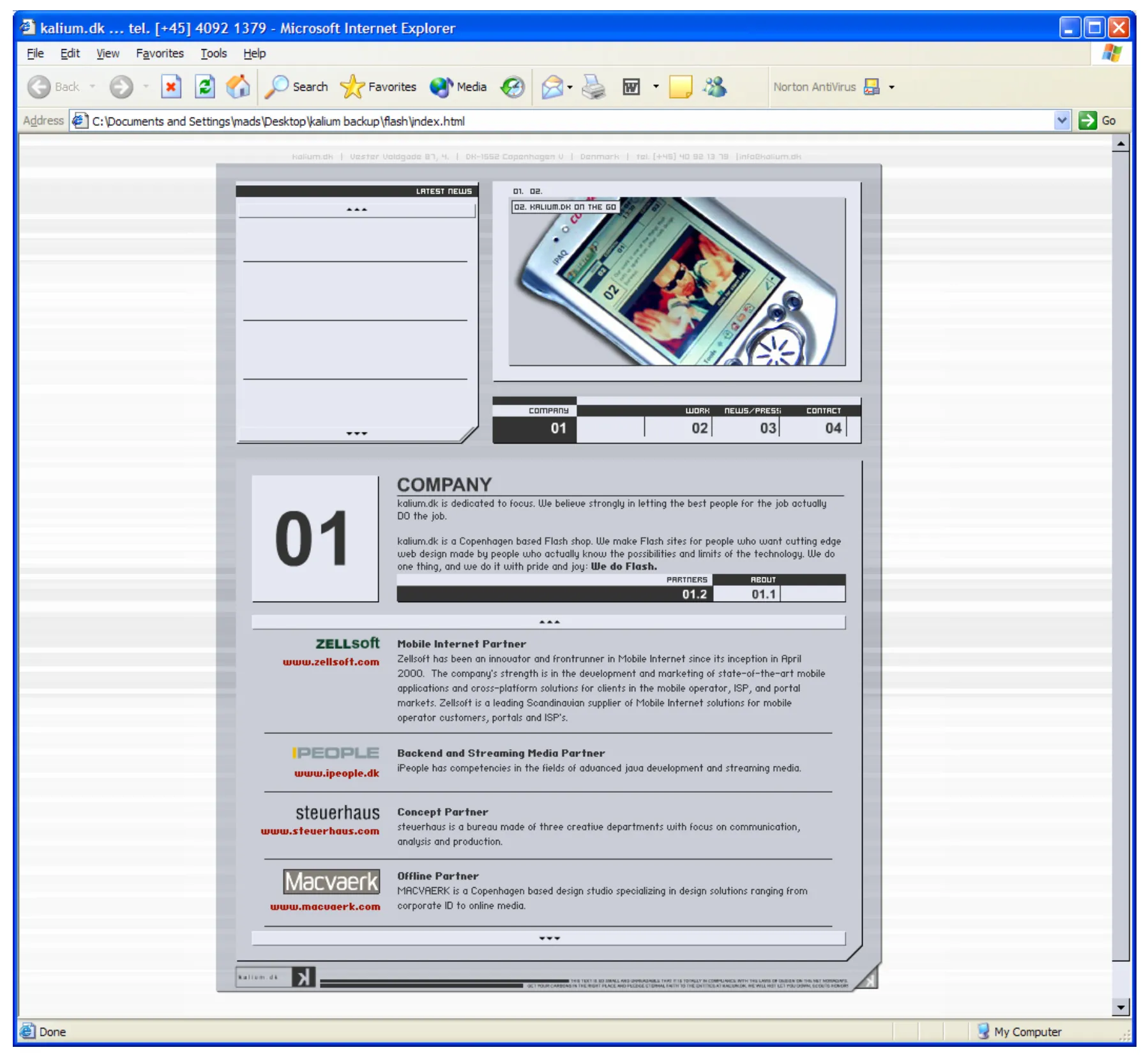 The kalium.dk Flash website displayed in Microsoft Internet Explorer, with a grey modular layout and a large mobile phone image.
